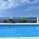 Anna- A Slice Of Heaven. * Πόρτο Χέλι