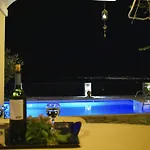 Anna- A Slice Of Heaven. Βίλα Πόρτο Χέλι