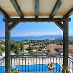 Anna- A Slice Of Heaven. * Πόρτο Χέλι