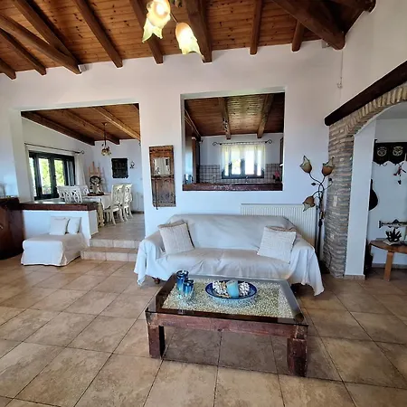 Anna- A Slice Of Heaven. Villa