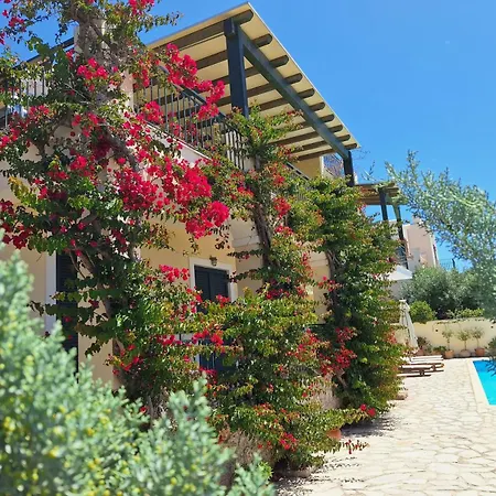 Anna- A Slice Of Heaven. Villa