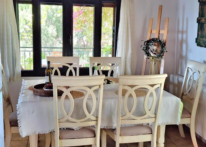 Anna- A Slice Of Heaven. וילה