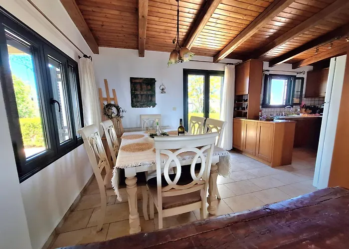 Anna- A Slice Of Heaven. פורטו הלי