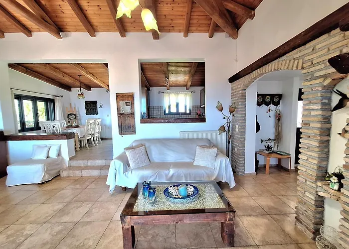 Anna- A Slice Of Heaven. וילה פורטו הלי